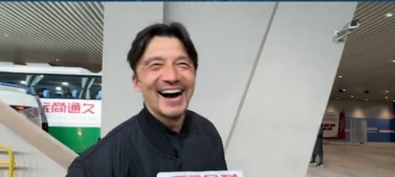 帶孩子和帶球隊(duì)哪個(gè)更累？謝暉笑言：都累，但帶孩子更累