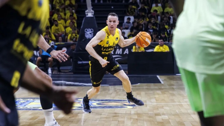 NBA初代老六，42歲進(jìn)入生涯巔峰？！